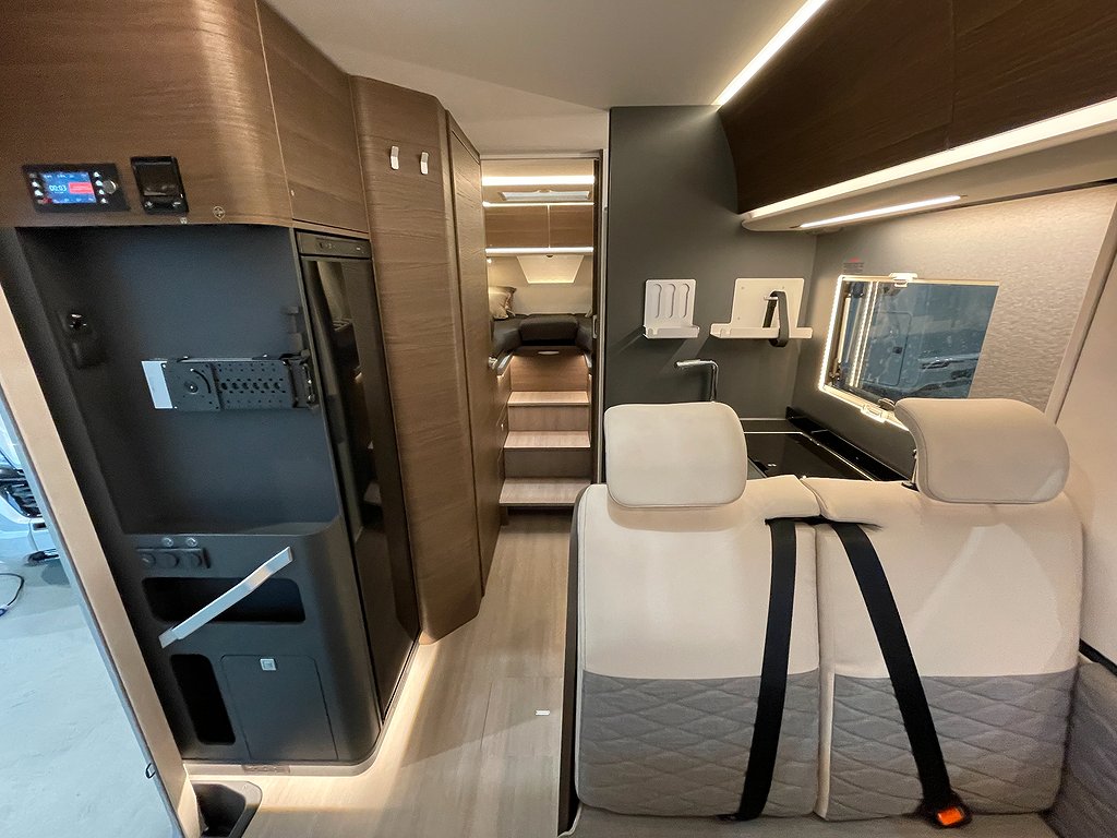 Adria Sonic Supreme 700 SL / Automat 180hk / ALDE / Taksäng - Adria