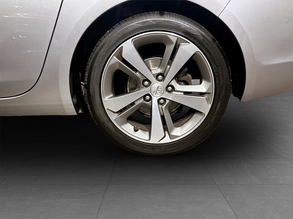 Bild på Peugeot 308 SW Allure 1.6 e-HDi 115hk - B-KAMERA, PANO