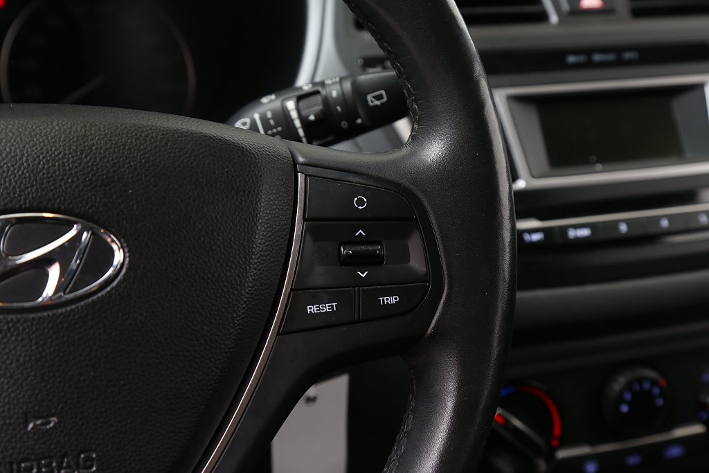 Hyundai i20 1,2 84hk Comfort 5D Rattvärmare | Bluetooth | 2018