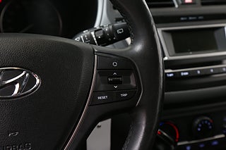 Halvkombi Hyundai i20 16 av 23