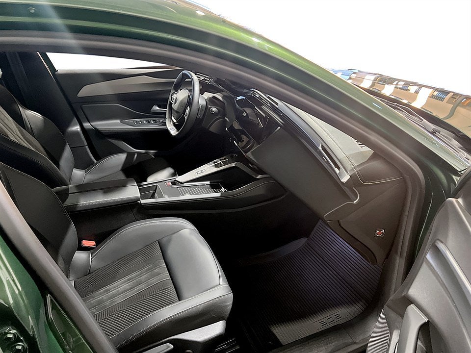 Bild på Peugeot 308 5D GT 1.2 PT 130hk Aut - B-KAMERA,ELSTOL,NAV