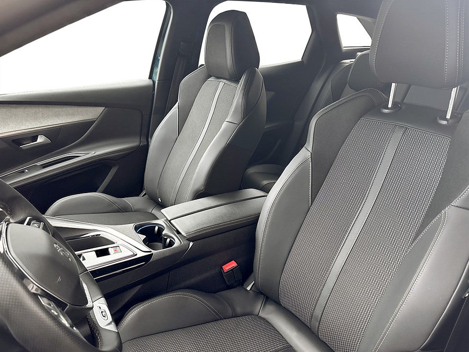 Bild på Peugeot 3008 GT 1.2 PT 130hk Aut B-KAMERA CARPLAY