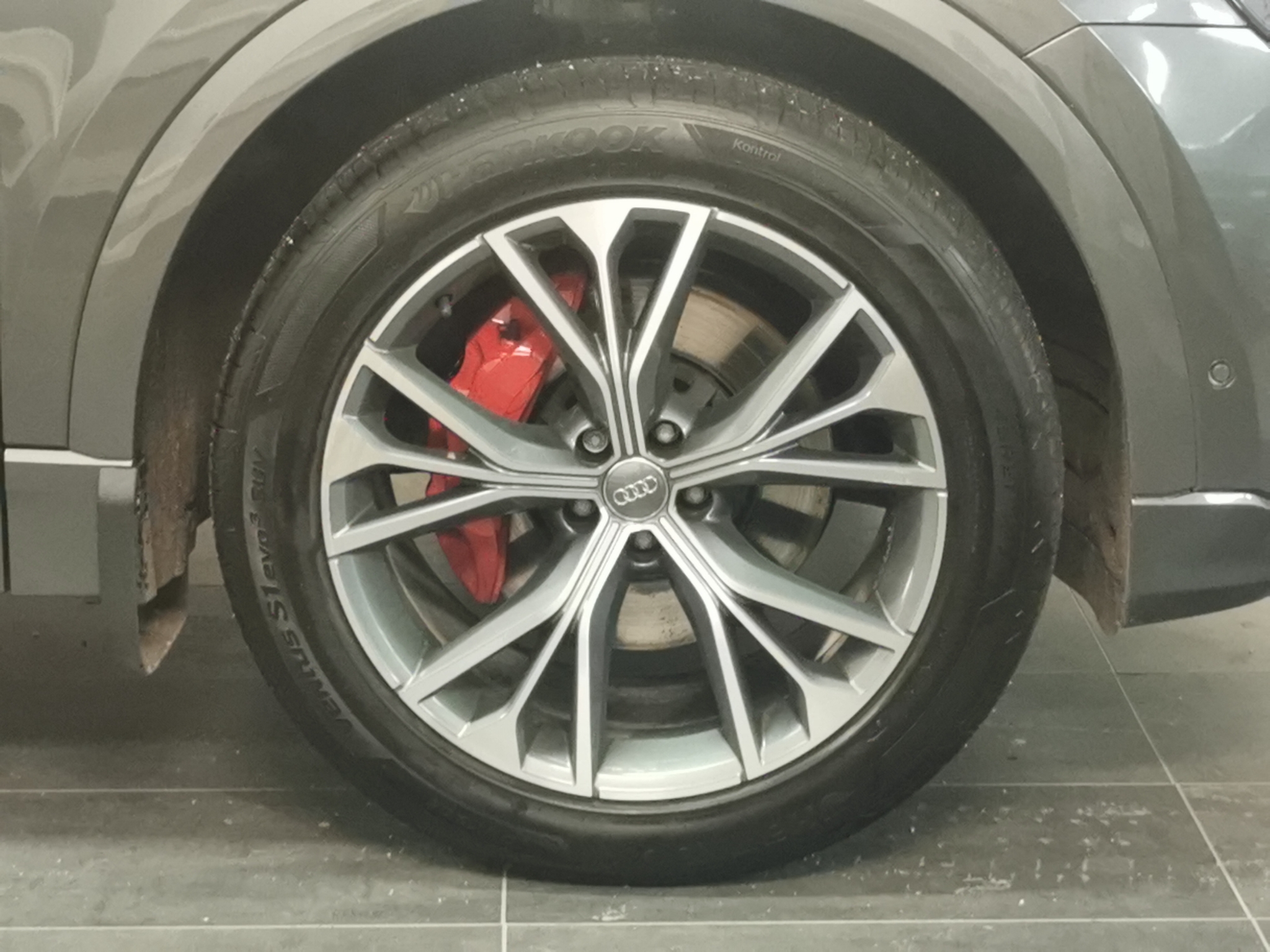 Audi Q8 2019, bild 6/47