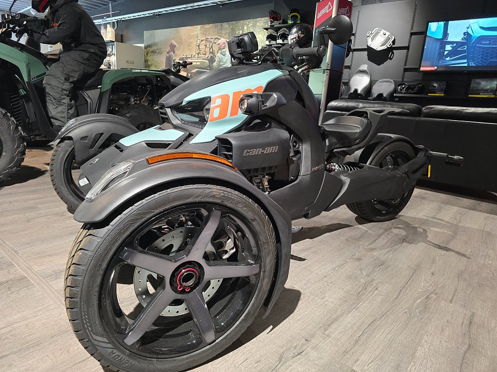 Can-Am Ryker Sport 900 med 5 års garanti *Spara 29.290 kr* 