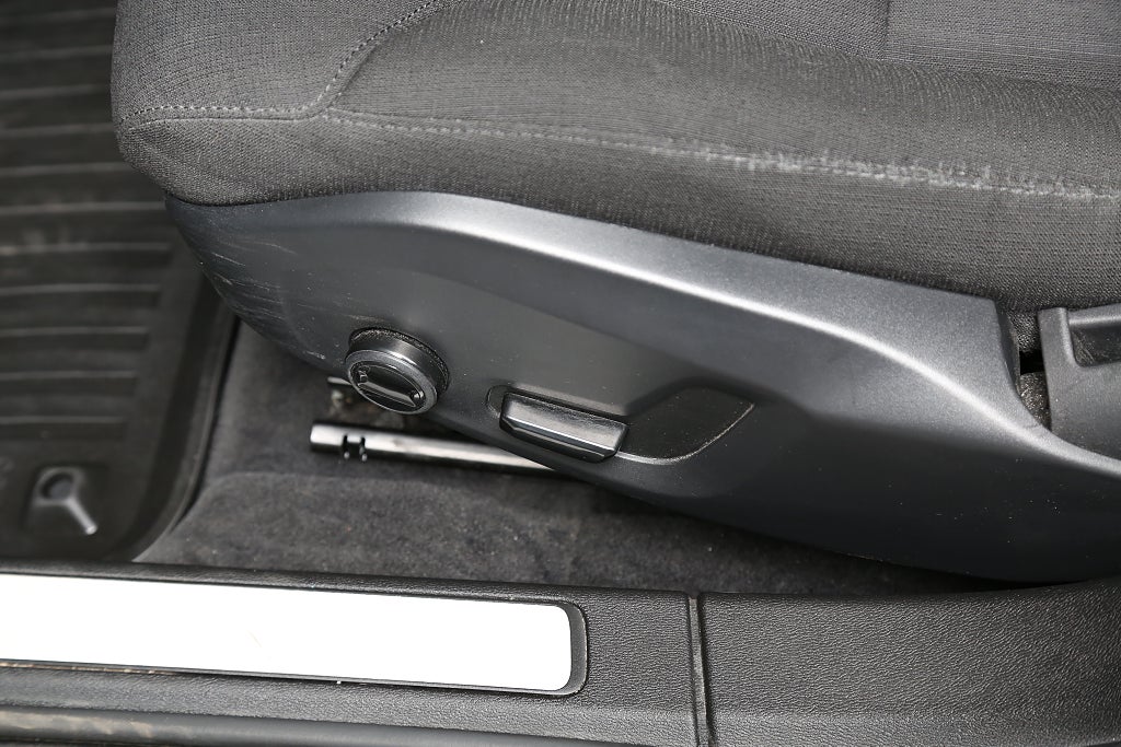 Volvo V60 B4 Diesel 197hk Momentum Aut Kamera Leasbar 2022