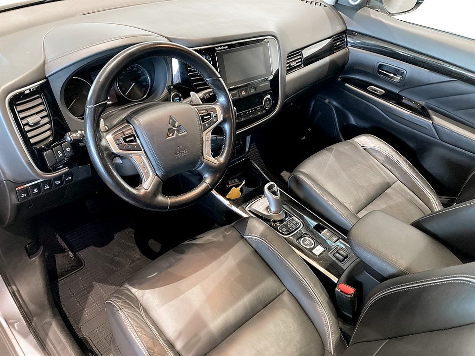 Bild på Mitsubishi Outlander Business PHEV 203hk Aut AWD - B-KAMERA,DRAG,ELSTOL