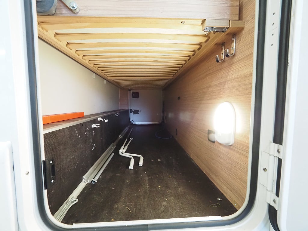 Weinsberg CaraHome 600 DKG AUT I 3500kg I Solcell I 6st Bältade Platser