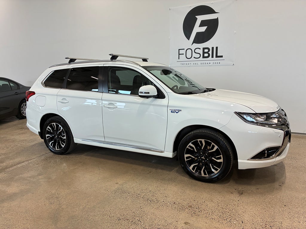 Mitsubishi Outlander *Kampanj 2000kr CircleK* PHEV CVT Business Drag SoV Nav