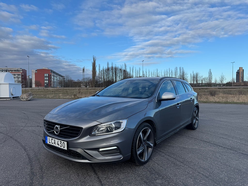 Volvo V60 D3 R-Design | Drag | Värmare | VOC | Euro 6