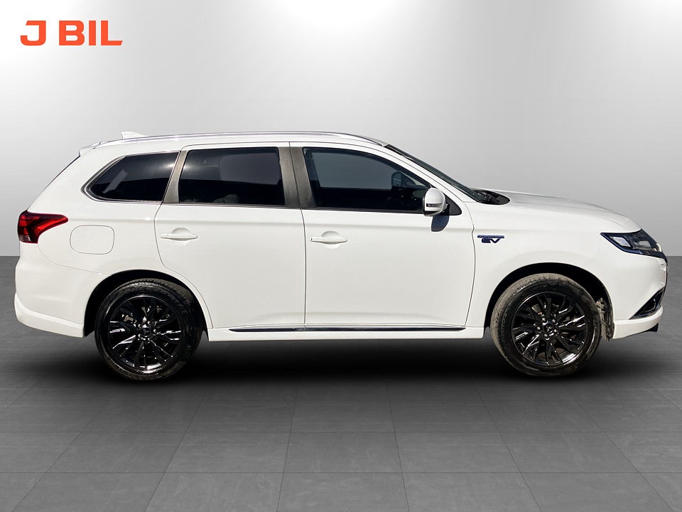 Bild på Mitsubishi Outlander Fleet Edition PHEV 203hk Aut 4WD B-KAMERA DRAG CARPLAY