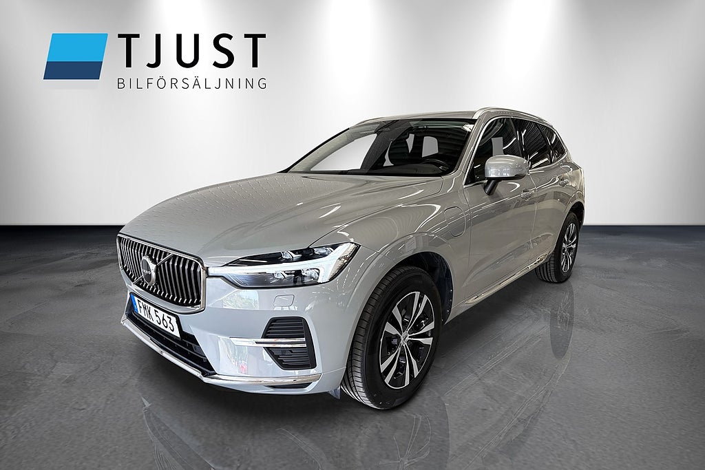 Volvo XC60 Recharge T6 AWD Core Bright Läder Panorama Drag 