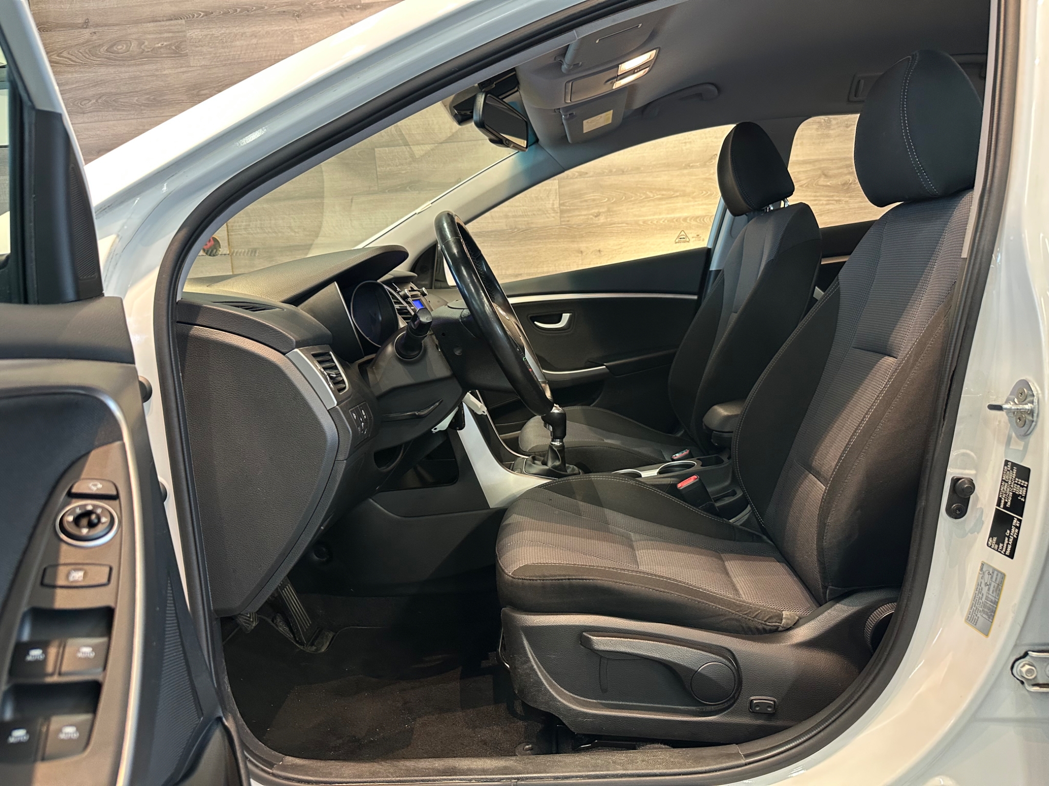 Hyundai i30 Kombi 1.6 GDI Comfort 2017, bild 7/55