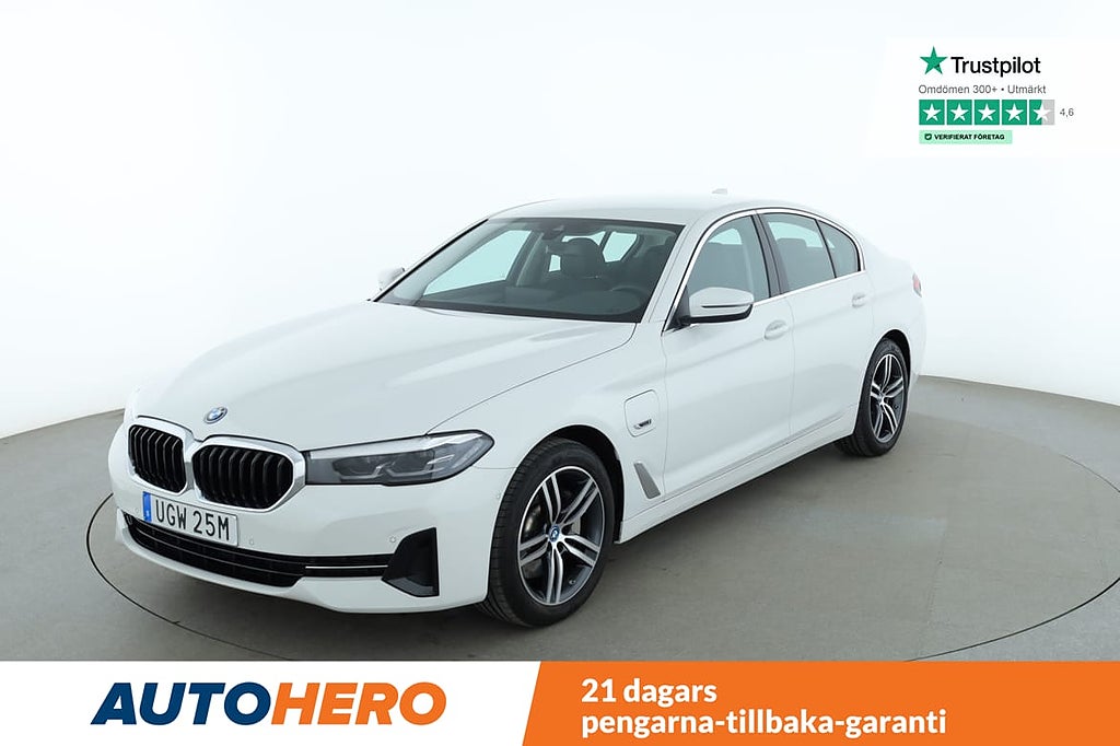 BMW 530e Sedan / CarPlay, Rattvärme, Backkamera