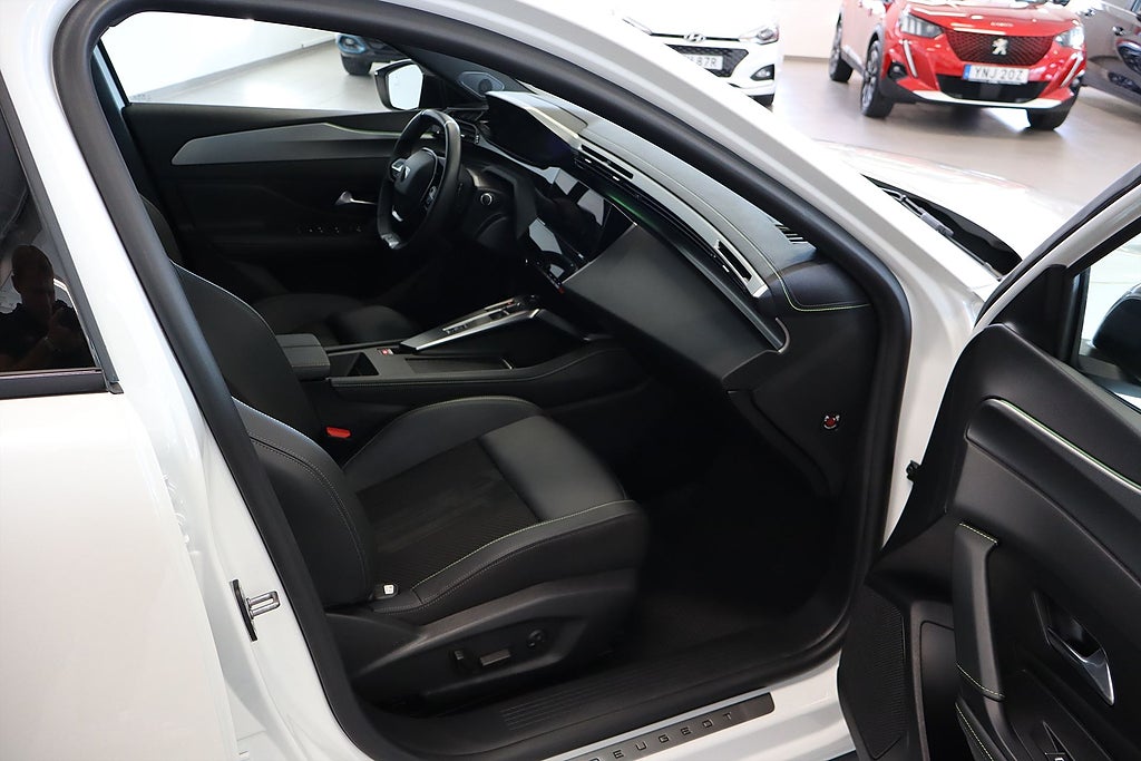 Bild på Peugeot 408 GT 1.2 PT 130hk Aut - ELBAKLUCKA