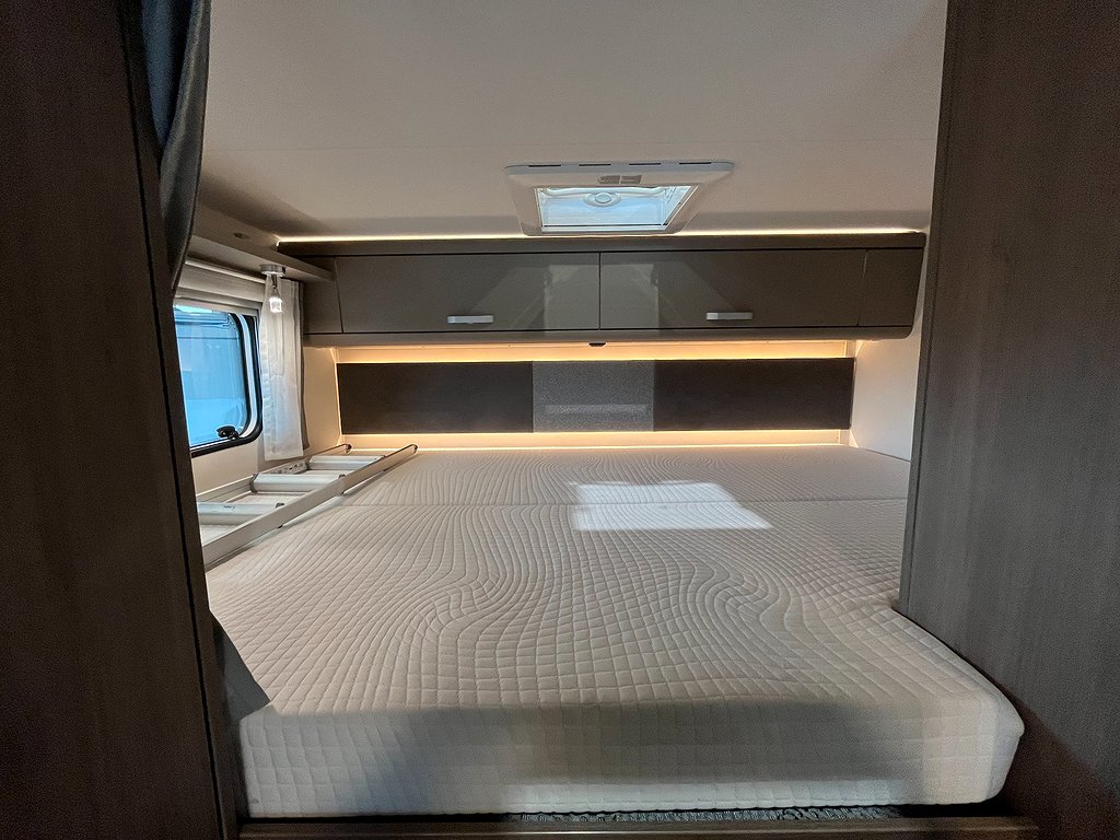 Carado A 464 / B-kort / 6 bältade / 6 Sovplatser / 845 Mil - Carado