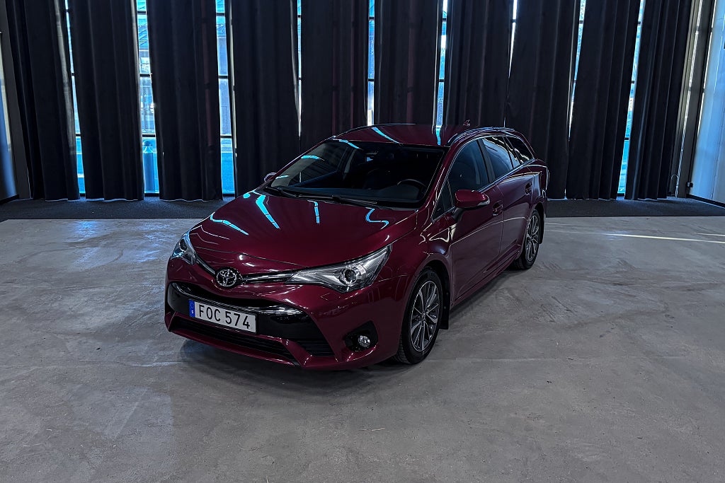 Toyota Avensis Kombi 2.0 Active Plus | 152HK | Kamera | Drag 