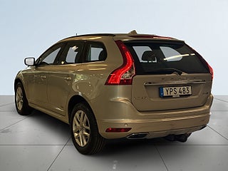 Volvo XC60 D4 AWD Classic Momentum Drag Pvärme Rattvärme S&V-däck