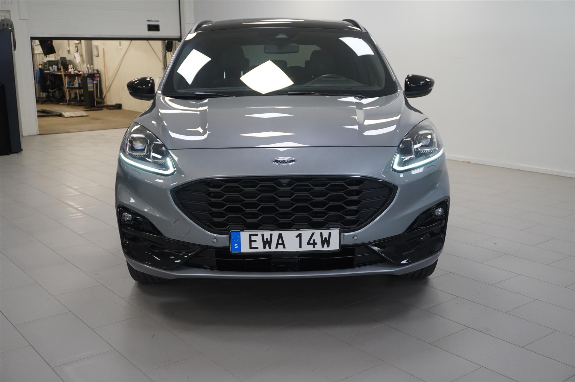 Ford Kuga ST-Line X Plug-In Black Edt 2023, bild 6/10
