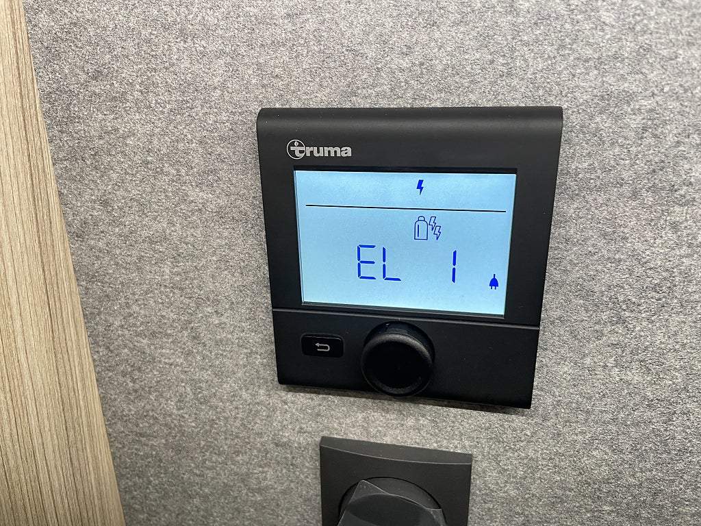 Sun Living V 65 GX / Dieselvärme / Höj & Sänkbarsäng / Automat / B-körkort/ - Sun Living