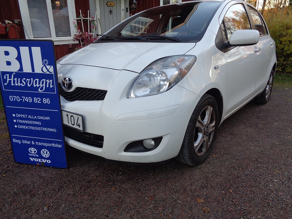 Toyota Yaris 5D 1.33 VVT-i  EN ÄG FRÅN 2012/MVG/ÅRSSK. 558:-/FINANS