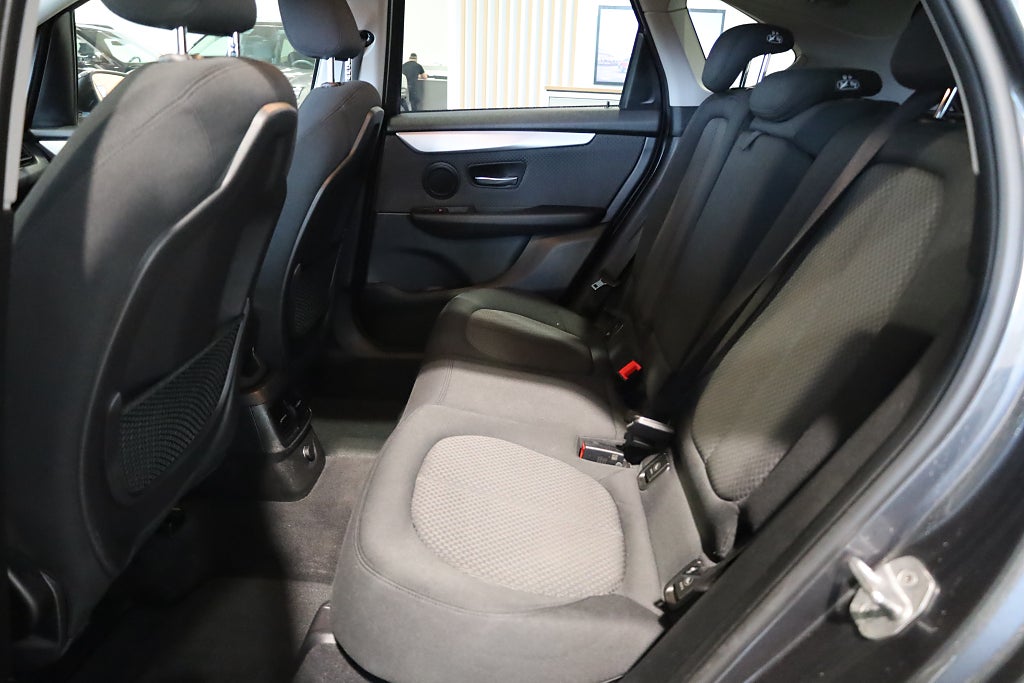 BMW 218 i Active Tourer Advantage Drag M-Värme Kamera 2017