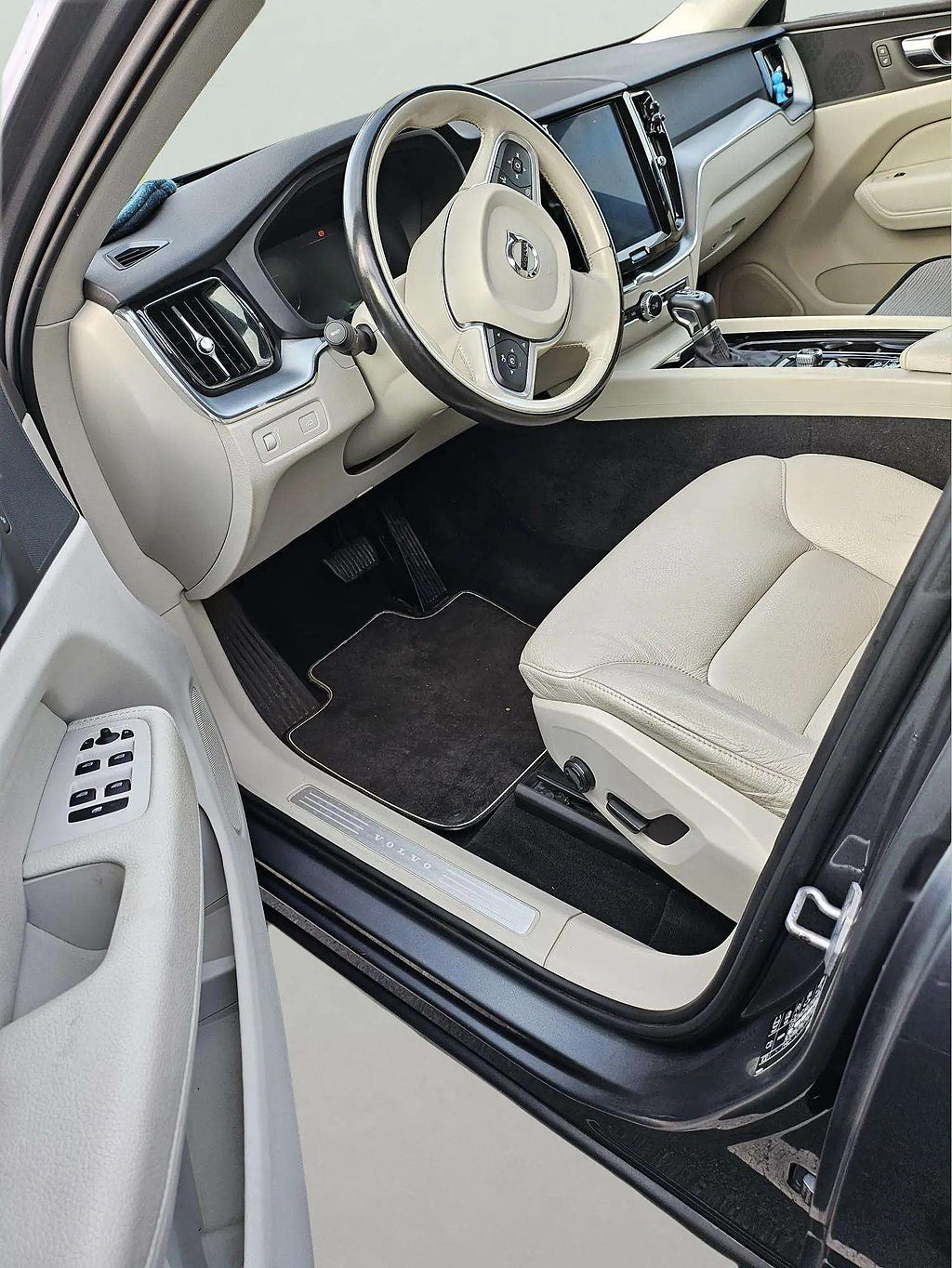 Volvo XC60 T5 AWD Geartronic Momentum*12 månaders garanti* - miniatyr 12