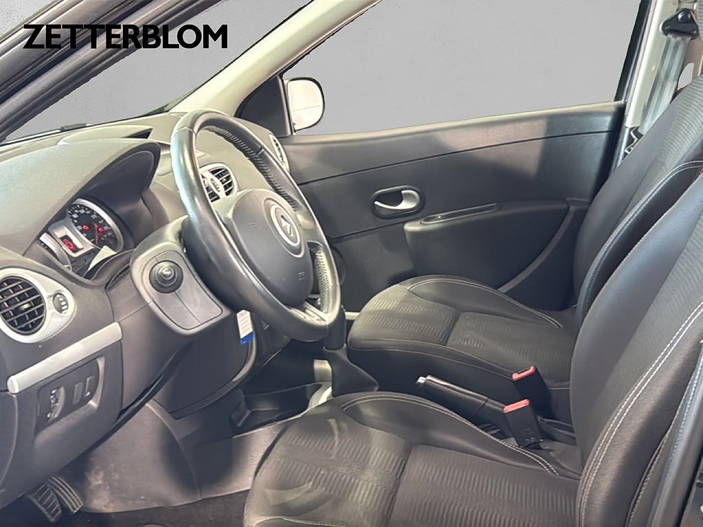 Halvkombi Renault Clio 7 av 15