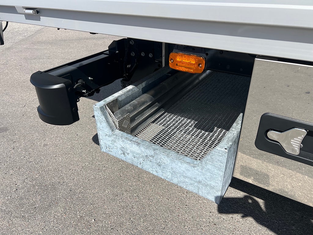 Iveco Daily 72C18 A8 Kranbil Palfinger Kran Fullutrustad