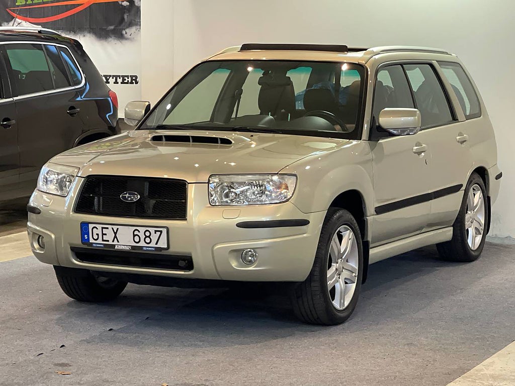 Subaru Forester 2.5 4WD EN ÄGARE ( 9000 MIL ) AUTOMAT DRAG PANORAMATAK 