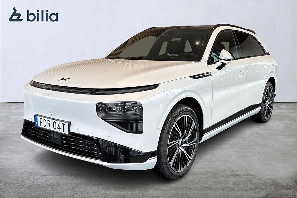 XPENG G9 Performance I Panorama I Navi I Drag I Massage