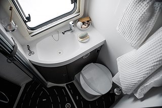 Husbil-halvintegrerad Wingamm Oasi 690 TWINS 140HK Aut 9 av 12
