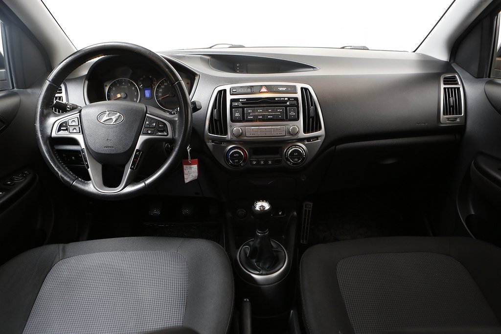 Hyundai i20 1,2 84hk Premium 5D Bluetooh P-sensorer Motorv 2013