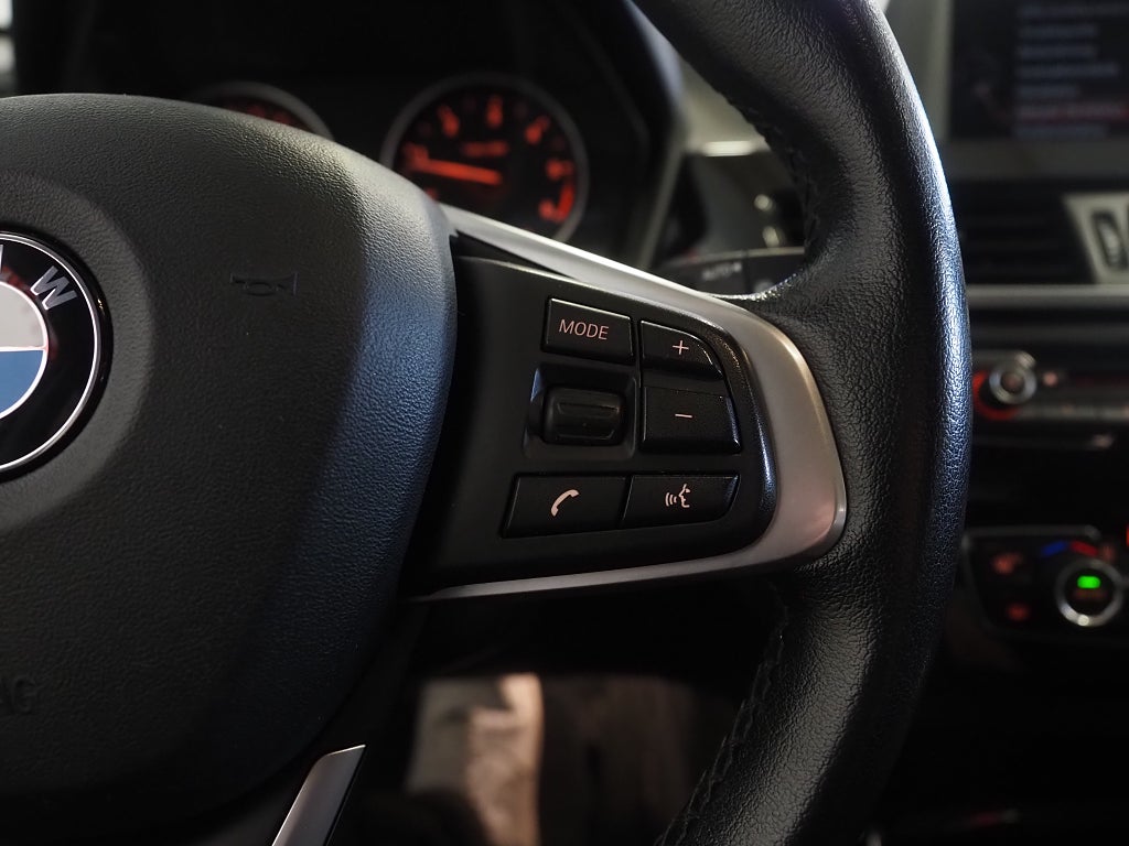 BMW X1 xDrive 20d 190hk Automat Sport line | Kamera | HiFi |