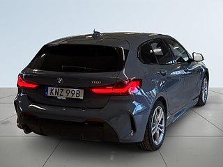 BMW 118I M Sport Mvärme Rattvärme Ambient light S&V-däck – bild 6