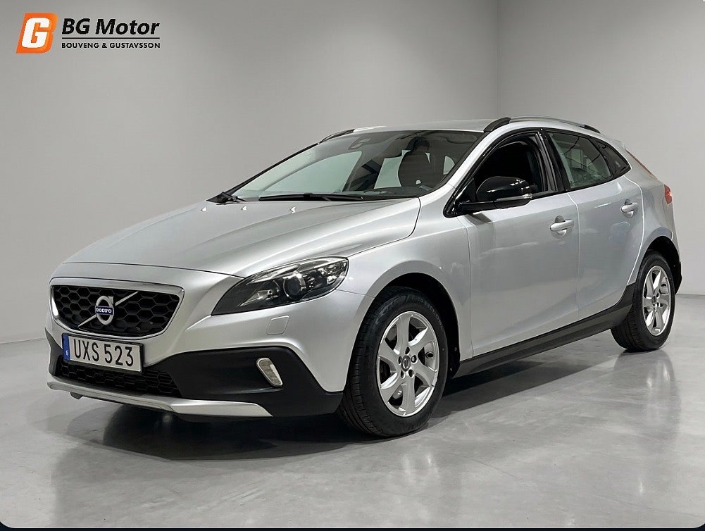 Volvo V40 Cross Country D3 150HK Aut Momentum Business Pro D-värm/Kamrem bytt