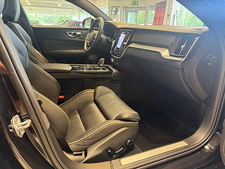 Volvo S60 PLUG-IN T8 AWD R-Design/M-värm/Panorama/Navi/H&K