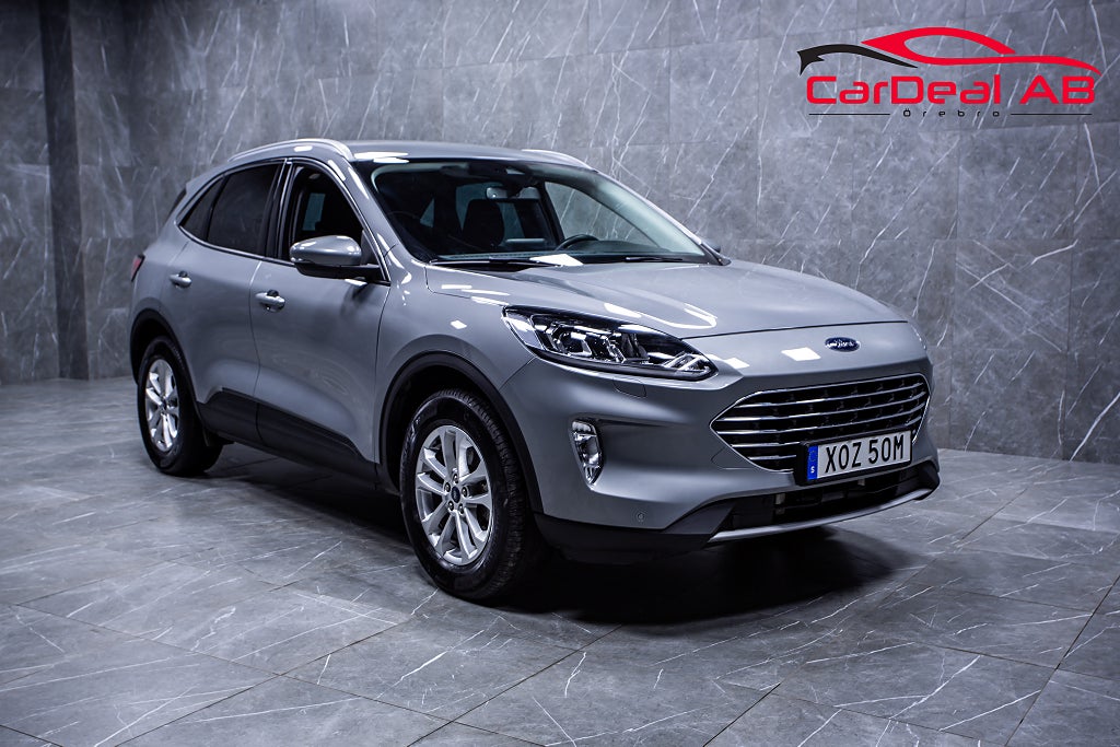 Ford Kuga Hybrid AWD E-CVT M-Värmare Cockpit Kamera Navi