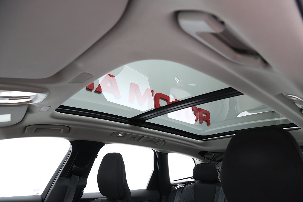 Volvo XC60 Recharge T6 350hk Momentum AWD Panorama Kamera Leasbar 2023