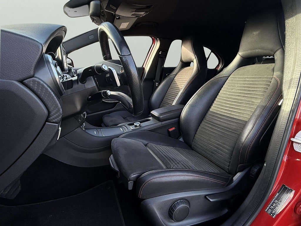 Mercedes-Benz A 180 7G-DCT AMG Line  - miniatyr 11