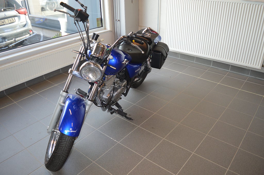 Suzuki  GZ Maruder 250