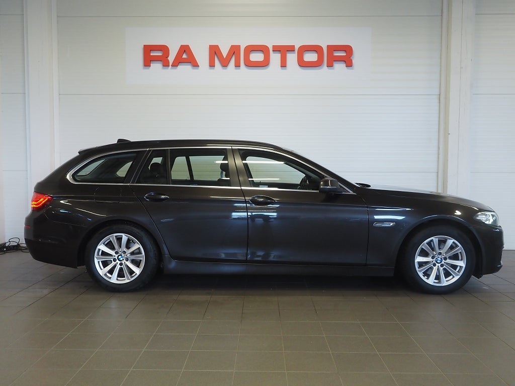 BMW 520d xDrive 190hk Touring Steptronic |Drag|D-värm|Skinn| 2016