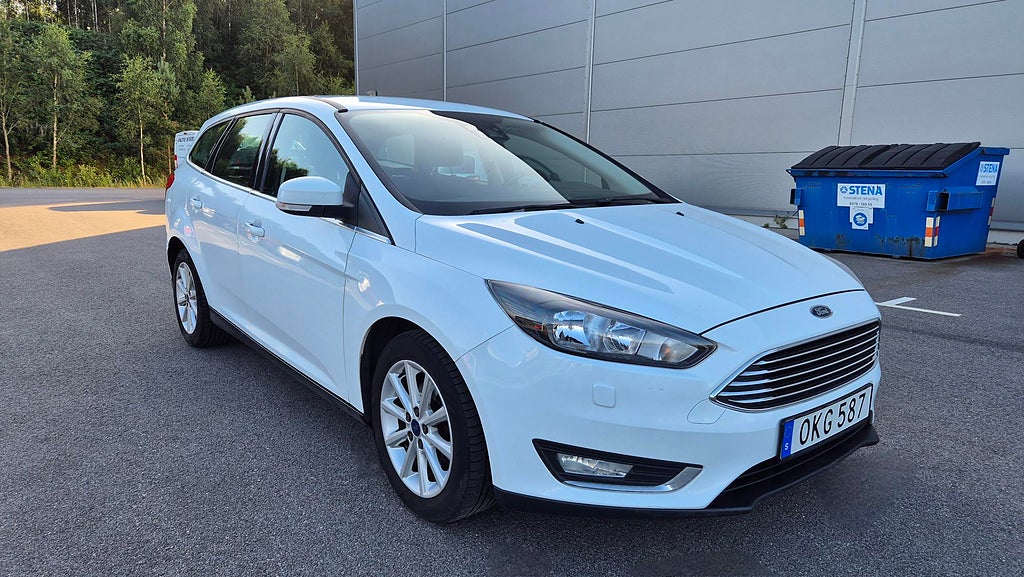Ford Focus Kombi 1.0 EcoBoost Titanium EU6 125 hk Nyservad