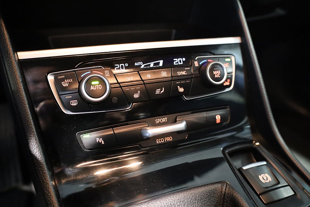 BMW 218 i Active Tourer Advantage Drag M-Värme Kamera 2017