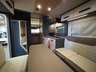 Husbil-halvintegrerad Knaus L!ve Wave 700 LX 10 av 22