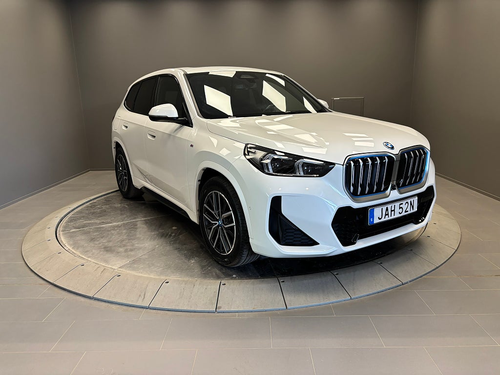 BMW X1 iX1 xDrive30 M Sport, Harman Kardon, Panoramatak