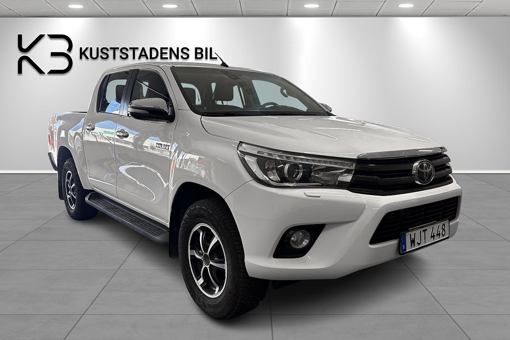 Toyota Hilux Dubbelhytt 2.4 AWD Premium Dragkrok Skinn Leasbar/MOMS