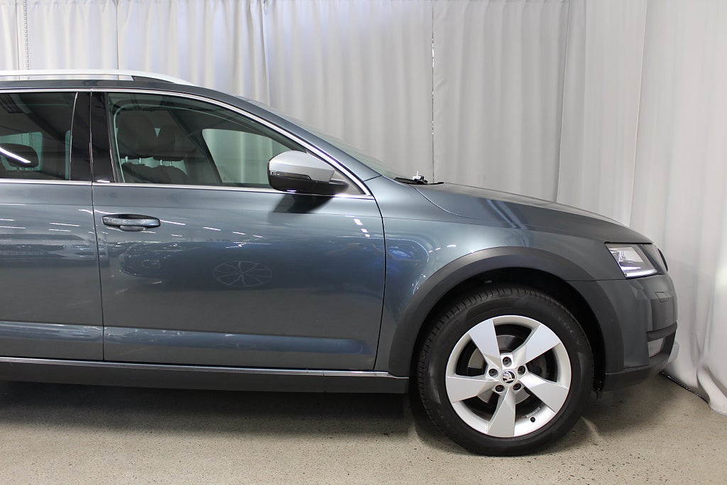 Skoda Octavia Scout 2.0 TDI 4x4 Premium Drag, Navi, S&V-hjul 3,99%