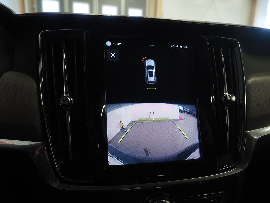 Volvo V90 Recharge T6 AWD Inscription Skinn Drag Pano Orrefors 2022