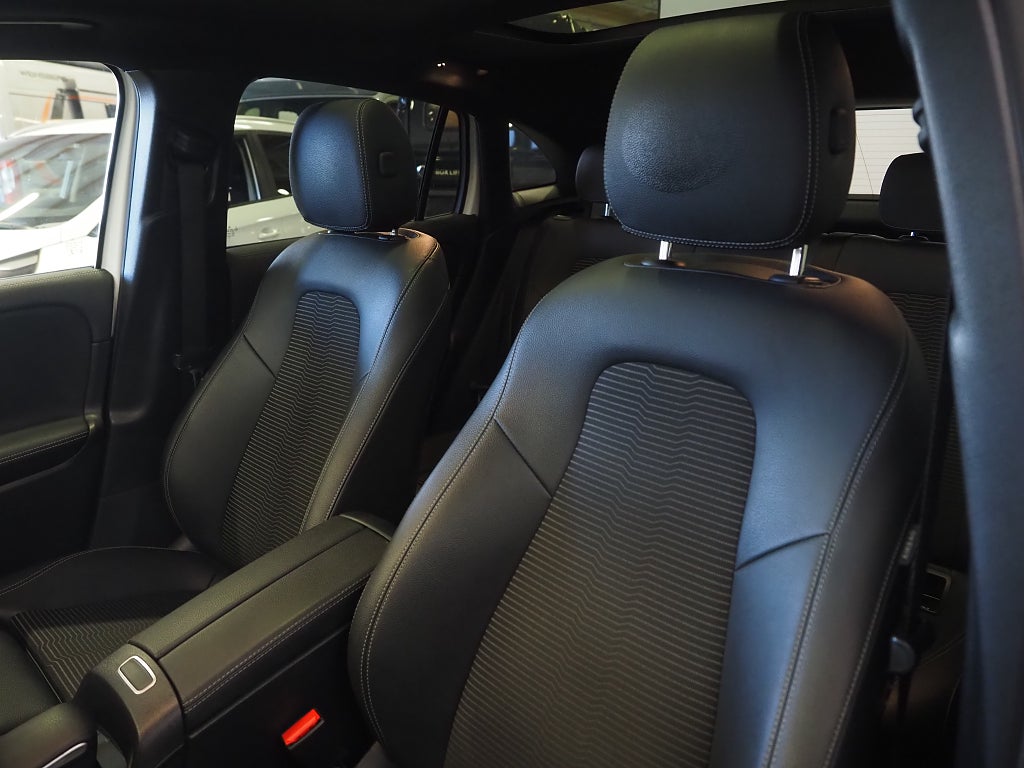 Mercedes-Benz GLA 200 d 8G-DCT Progressive Line Pano Drag Navi Kamera 2021