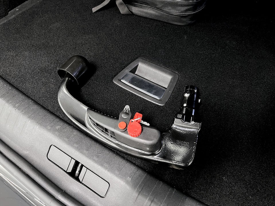 Bild på Peugeot E-3008 GT Ultimate 85kWh 214hk Aut - PANO, FOCAL